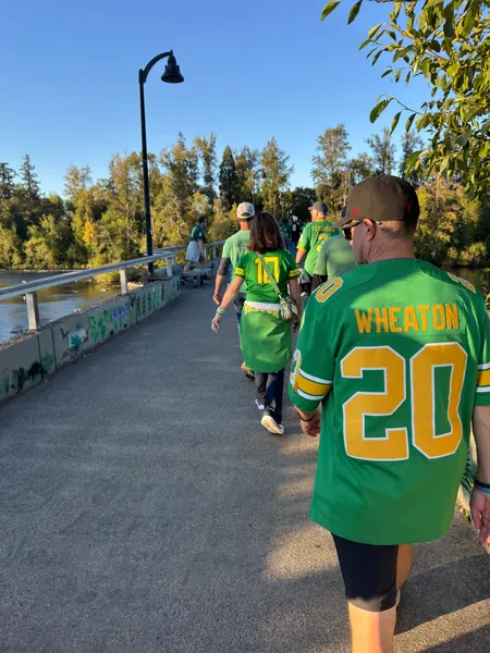The group continues across the bridge in Oregon colors.
