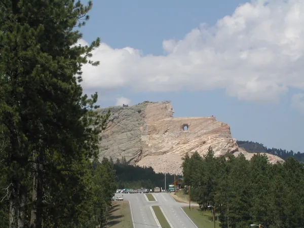 The approach toward Mount Rushmore.